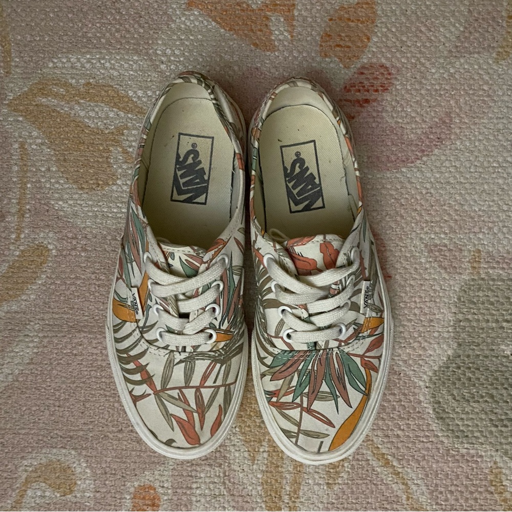 Vans - Picture 6 of 14